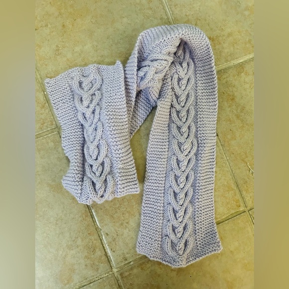 Handmade Lavender Cable Knit Heart Scarf - Picture 2 of 6